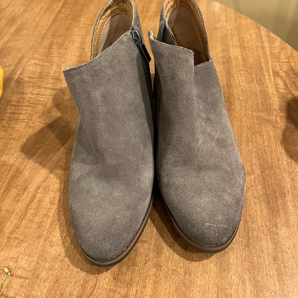 Lucky brand boots new size 8 never been warm